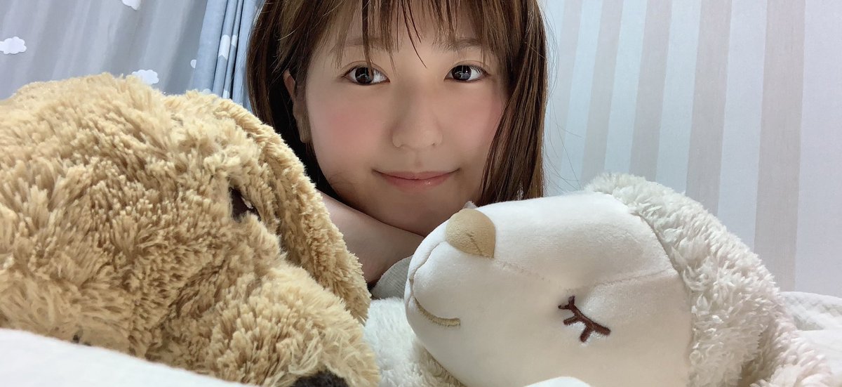 1年企画『おやすみパシャリ』は
今日でラストです( ´ ▽ ` )｡*+°

みんな観てくれてありがとー！🌝
続けられたのはみんなのおかげです･･！

これからも、さすがに毎日ではないけど、またたまにおやパシャするね💫

では！今日もおやすみ！

#といいつつ別の1年企画スタートしてる
#おやすみパシャリ