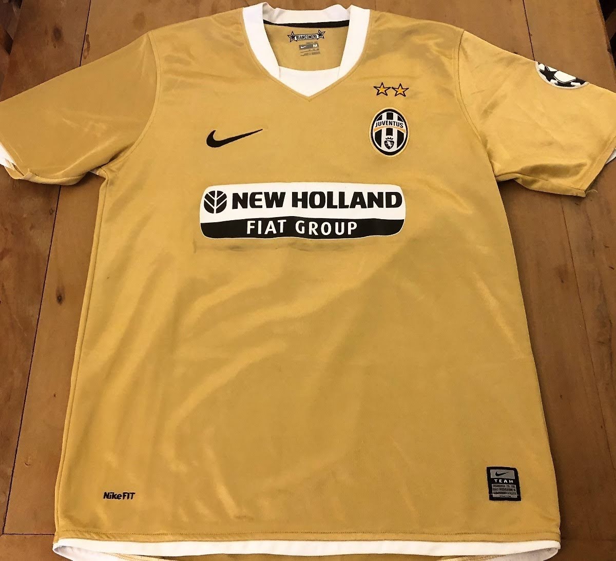 Starting off at Number 1, it's the Bizarre One, Goldust.He is paying tribute to the gold 2009/10 Juventus away shirt