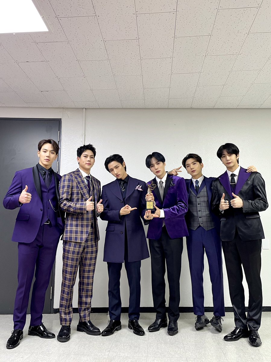 OfficialMONSTAX's tweet photo. 📸
210131 #몬스타엑스
제30회 하이원 #서울가요대상 본상 수상 🏆

사랑하는 #몬베베 덕분에 수상한 뜻깊은 본상!
이 영광을 몬베베에게 돌립니다 ❤
#사랑한다_몬베베

#MONSTAX #MONSTA_X
#하이원서울가요대상
#SeoulMusicAwards https://t.co/DZpGaXnuP8