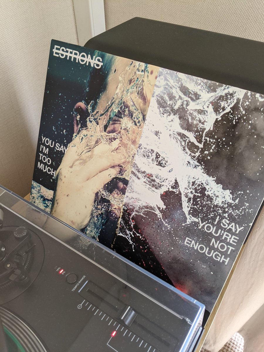 dash_gav's tweet photo. Great album.

#Estrons https://t.co/R7daR9m5JK