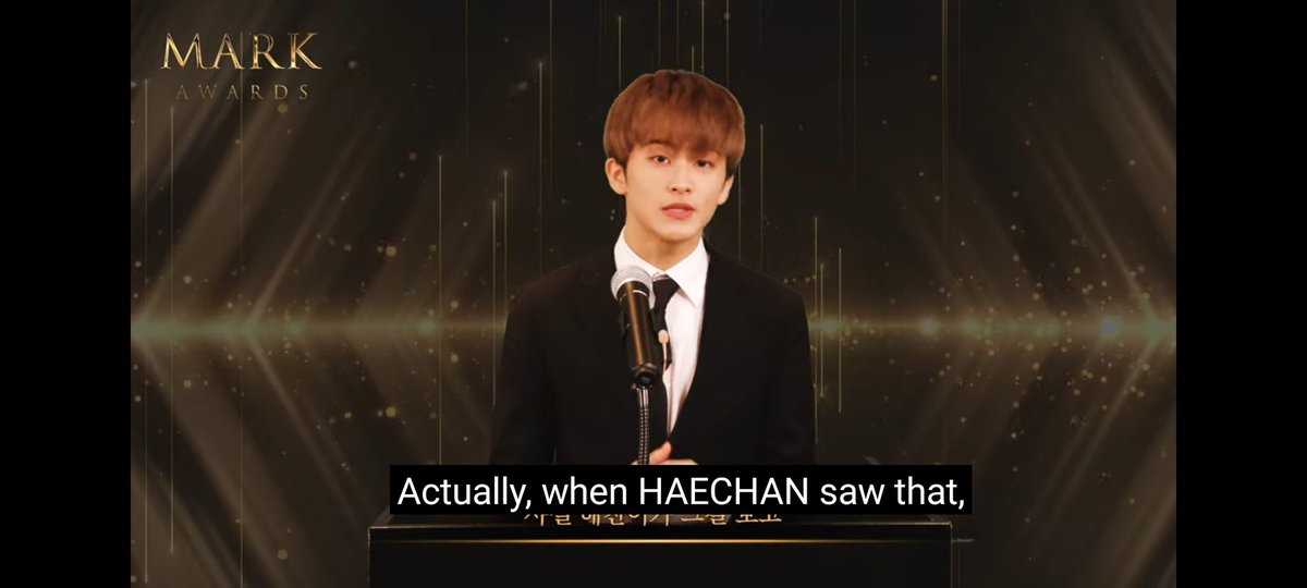 tiwiwitxoxo's tweet photo. The show: Mark Awards
The host: Mark Lee

Mark: Haechan. Haechan. Haechan

#Mark #Haechan #HaechanAce https://t.co/K9fRZd7cwK