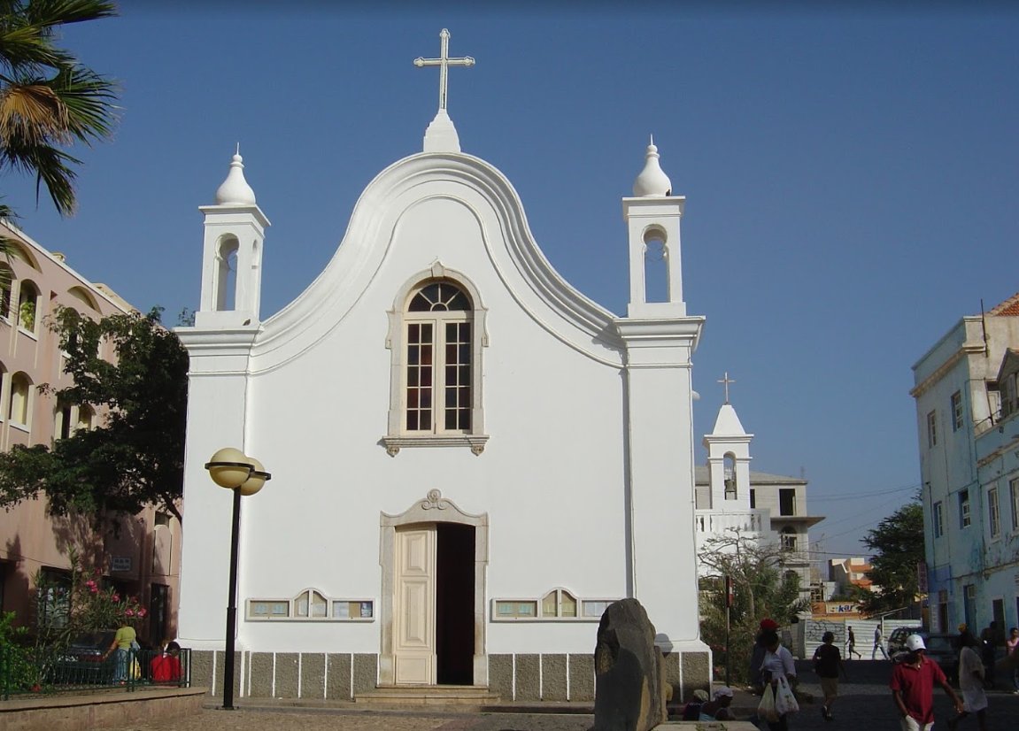  Located in a volcanic caldera, Mindelo is home to nine in 10 of São Vicente’s inhabitants. It’s home to quite a bit of Portuguese colonial architecture, including the pristine Nossa Senhora da Luz church, which dates from 1862. True to its name, it’s bright inside.