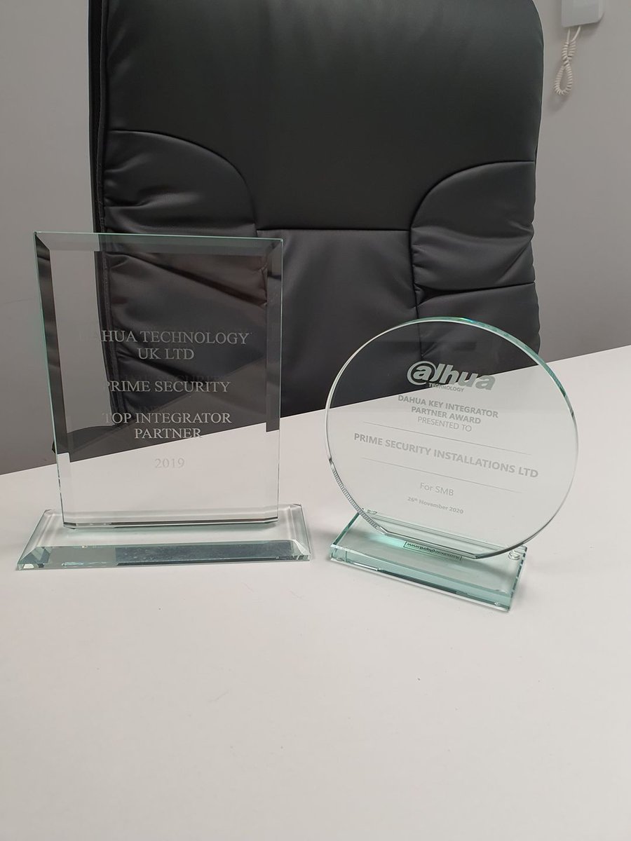 Primesecurity15's tweet photo. 'Best Small Medium Business' Award for two conservative years. Thank you to all our office staffs, engineers and suppliers. #keepsafe #yoursecuritymatters https://t.co/VWLusd68su