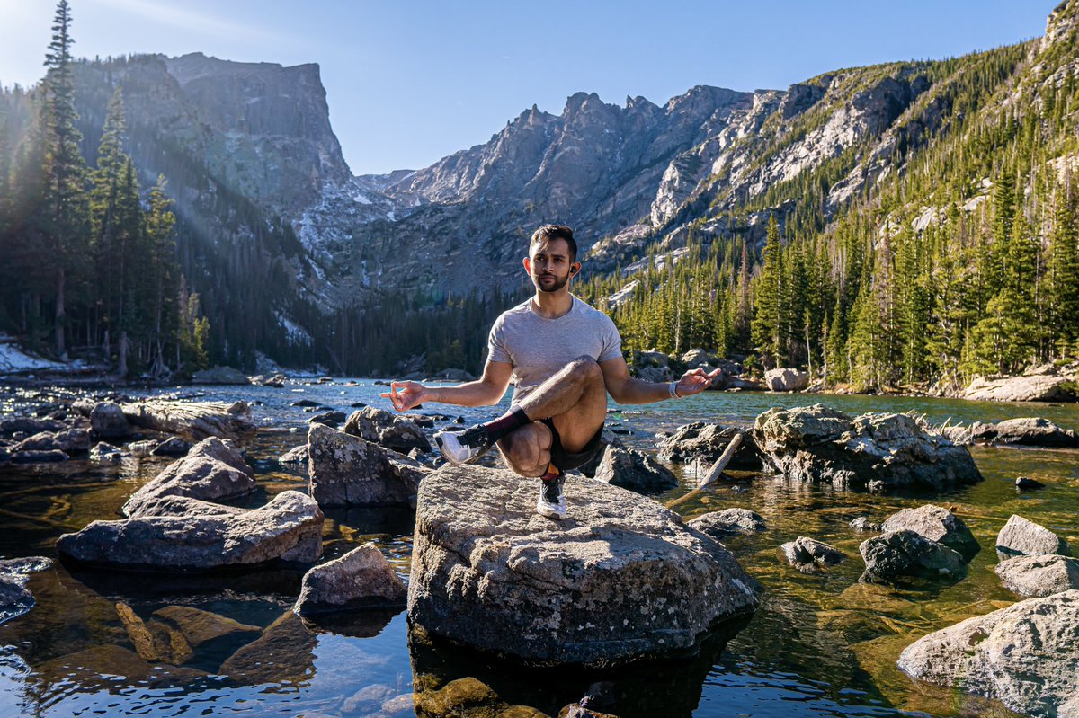 Sunday mindfulness: Trust the present moment. Don’t try to control it or give into it. do nothing. Don’t think about your problems or analyze them. welcome them. Sit with your problems and do nothing. They are here, so let yourself live with them for a moment. #yoga #mediation