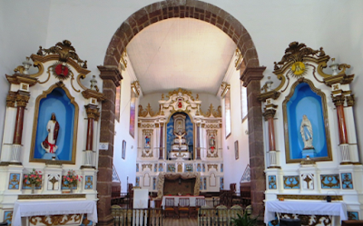  Apparently, Nossa Senhora do Rosário church in Ribeira Brava on São Nicolau is the oldest continuously used church in the island. Construction as a cathedral began in 1789. Since downgraded, its current incarnation dates from 1898, though the façade often changes colours.