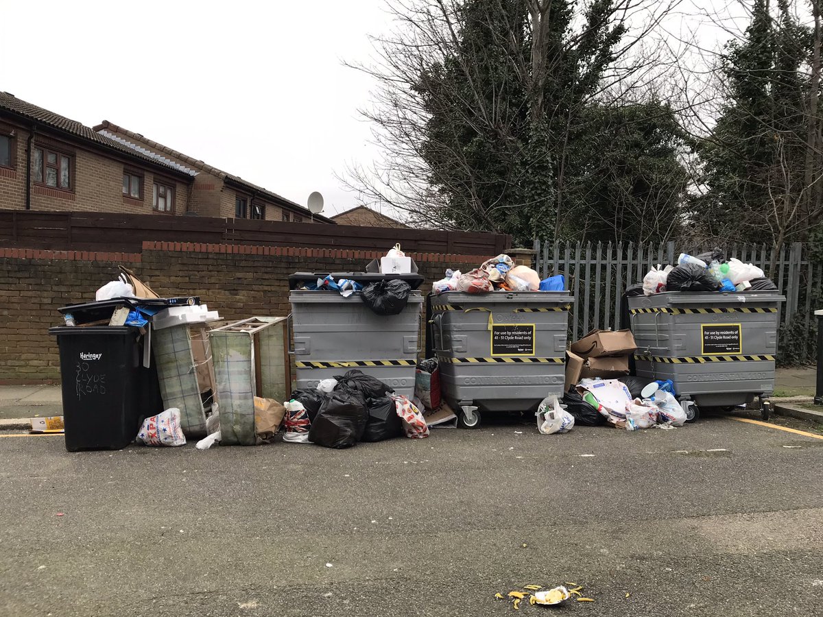 It seems the camera at Clyde Road hasn’t deter the fly tippers..?? This is now👇🏽<a href="/haringeycouncil/">Haringey Council</a> <a href="/CllrSeema/">🌹Cllr Seema Chandwani</a> #flytipping #rubbish