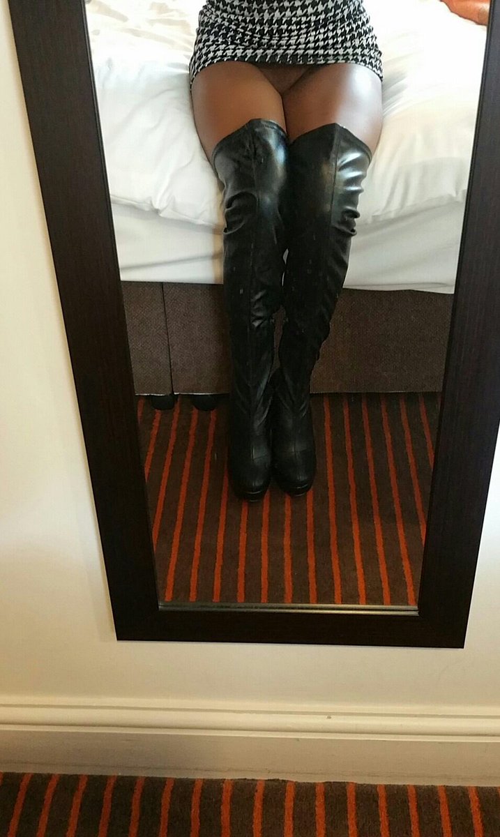 ebony_her's tweet photo. Welcome all my new followers 💋💋
Share my page,tag me and DM me for a free nude of your choice ❤️❤️❤️
I sell my panties,I’d love to see guys in them, &amp; photo &amp; video stuff too. 
Please feel free to DM me you naughty boys and girls xx
I’m already soaking wet today,sharing content https://t.co/tFbk9WDMKB