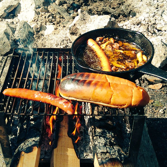 今日も行って来ました
外に行っても本読んだり落書きしてます 