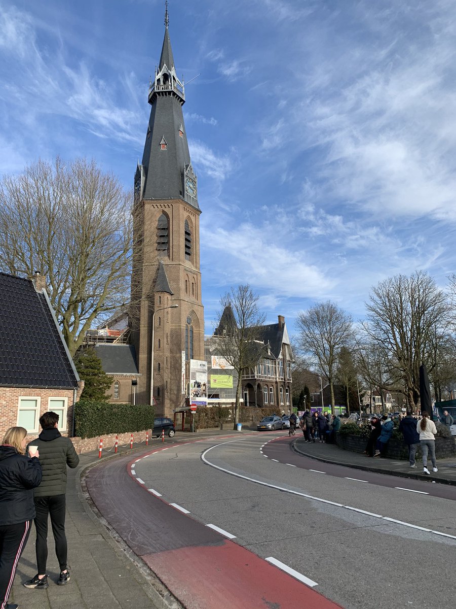 Westwijker's tweet photo. Heerlijk winters weer voor een forse wandeling (met de viervoeter). Vanuit het bos, natuurlijk even langs @urbanuskerk en @cafesilversant waar het overigens gezellig druk was....#Amstelveen #Bovenkerk https://t.co/sMGirrGq12