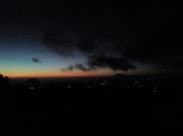 AhmedYuza's tweet photo. my night is so beautiful #travel #catatanharianku https://t.co/sI05f1xW51