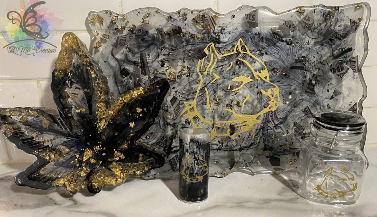 BMoCreative1's tweet photo. @sukihanagoat 🦋💕 Check out my page for great custom pieces. (ashtrays, trays, coasters, and much more 😊) https://t.co/4YeMcYJnn2