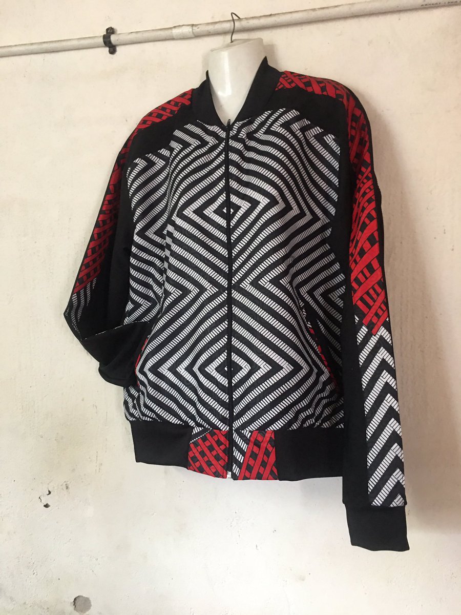 SamLui_Milanzi's tweet photo. @redmarketsunday #PandemicProjects inspired by one of my favorite sportswear brands @umbro What do you think?
Ohh ohh if you want a bespoke tailored piece. DM n support local businesses 
#SamLui #sportswear #MadeInAfrica #MadeWithLove #ProudlyZimbabwean #Apparel https://t.co/kV3EXkvcPz