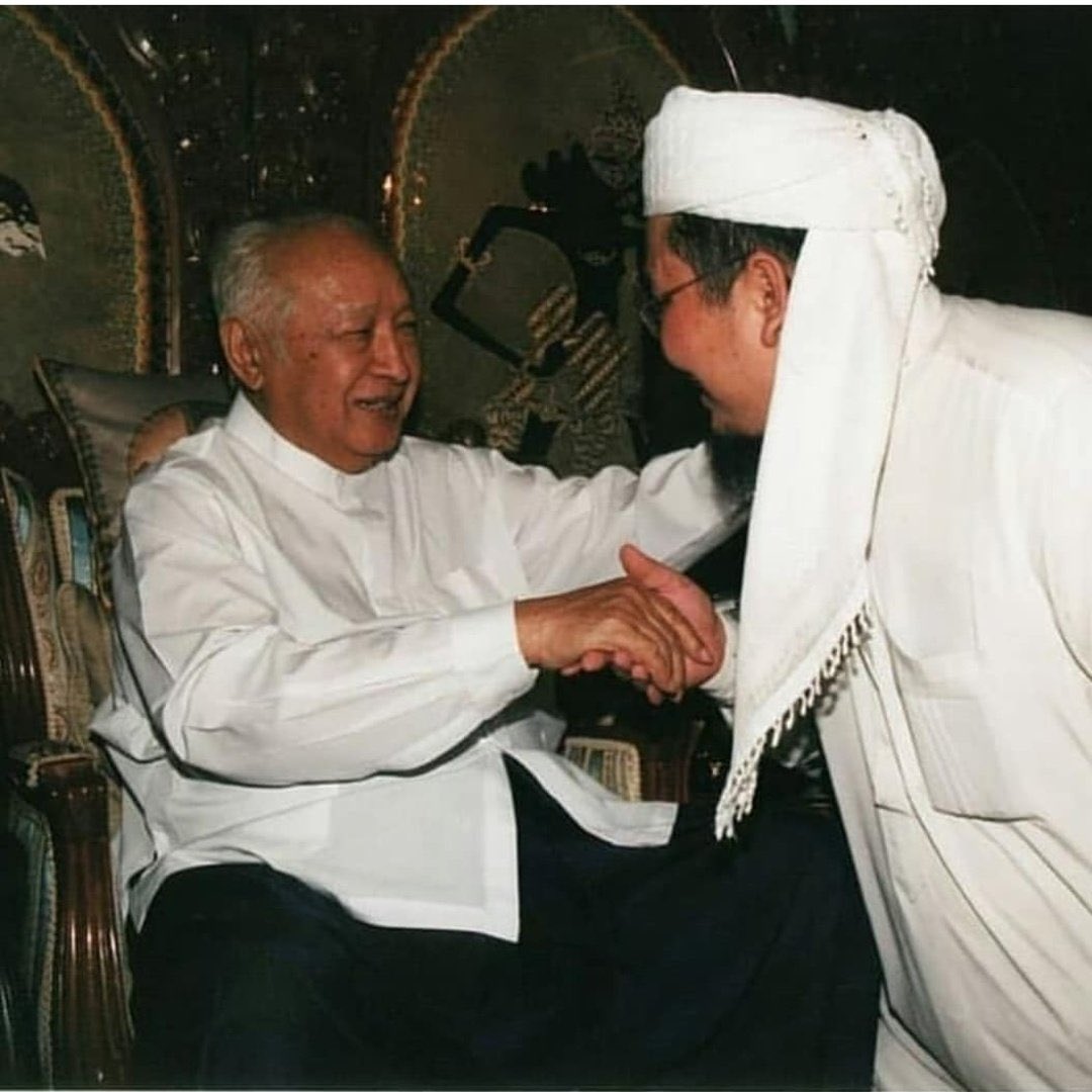 Mr. Safety Player 🙈

Dulu Ayah Naen mah tau penyakit, mana berani nyari gara - gara, makanya doi mending cium tangan.

Giliran sekarang aja dia koar - koar mulu kek orang kesurupan, doi tau banget klw sekarang mah amaan 🤪

Beda jauh ama Abu Janda 👍

 #KitaPermadiArya