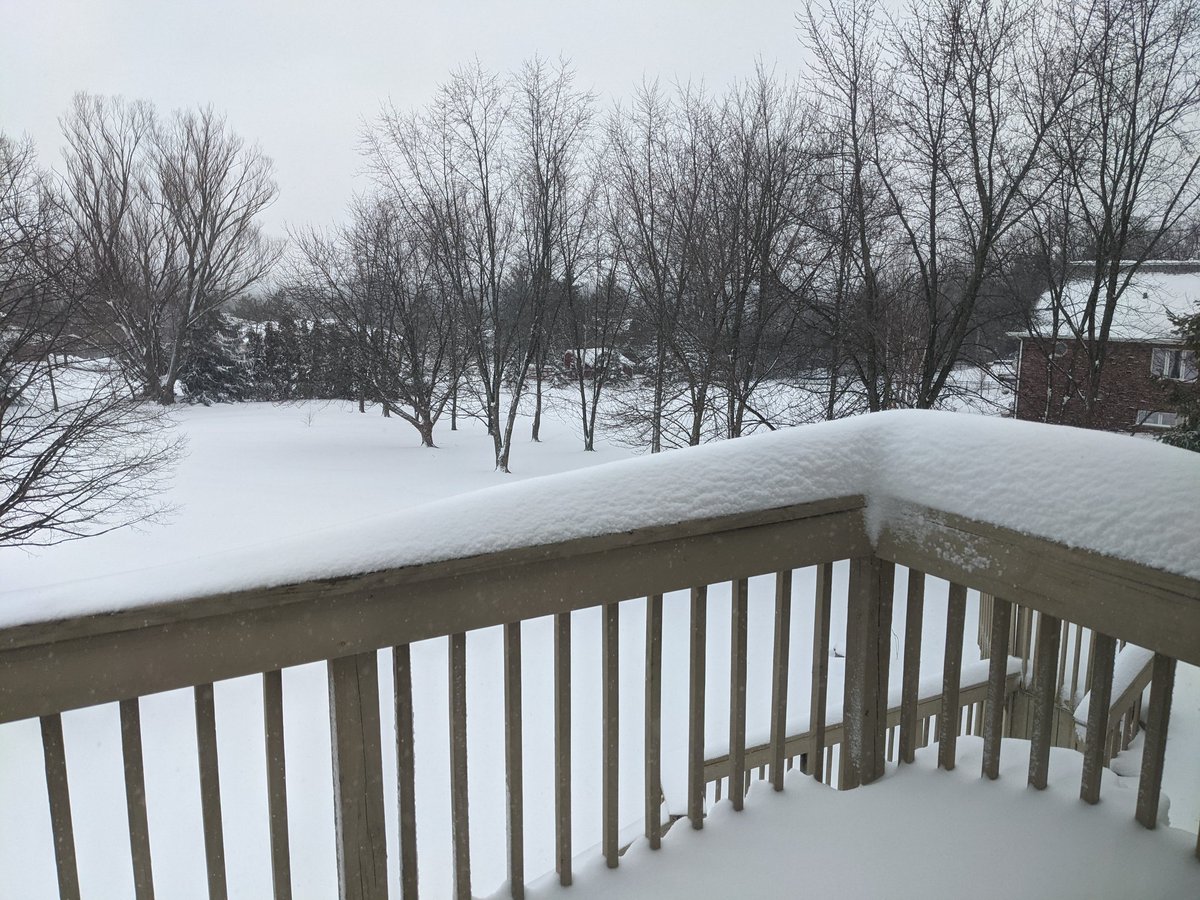 CoachV_Friars's tweet photo. Illinois boys, after u shovel your driveway and dig out your car, who's playing football in the snow today?! ๐ #HaveFun #TwoHandTouch #DontGetHurt https://t.co/J6c2riMHHC