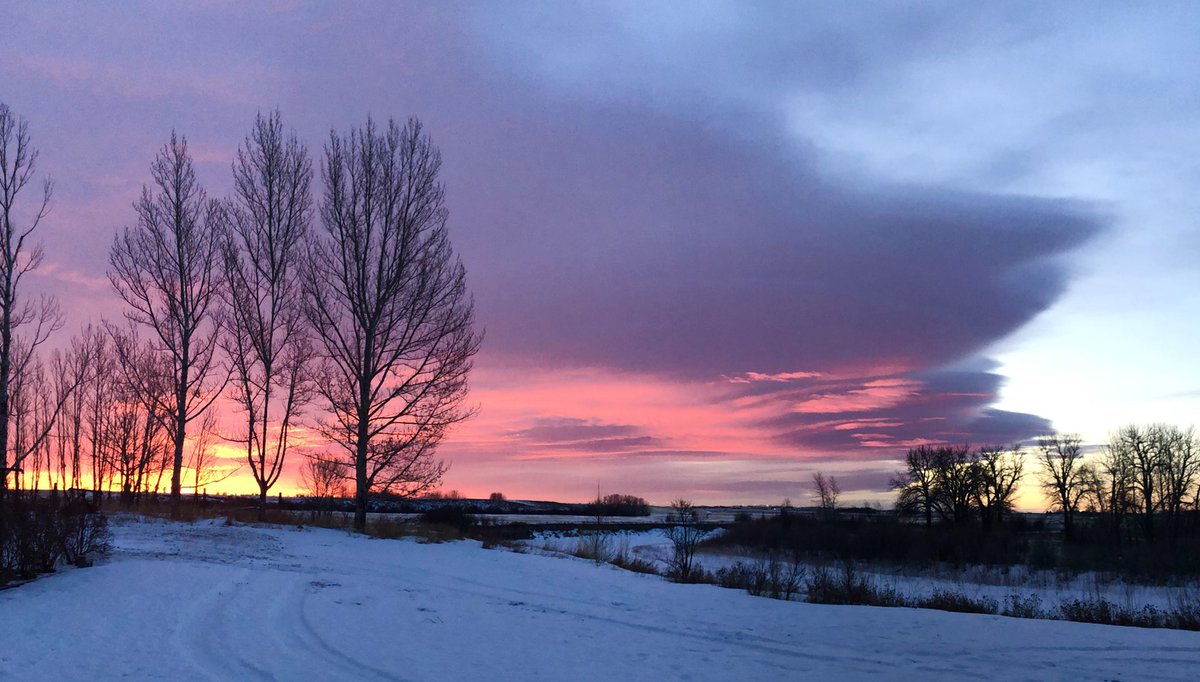 Hey <a href="/WineGuyMike55/">Mike OConnor</a> how was the sunrise over your way this morning? <a href="/Newsbob/">Bob Sumner: Views are mostly of mountains.</a> <a href="/TerryAndryo/">terry andryo</a> you guys up this morning? Enjoy the day everyone!