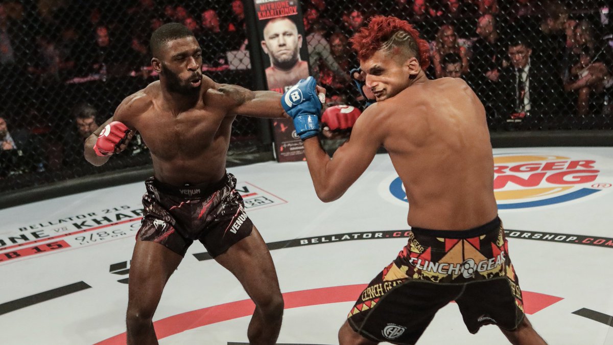 Bellator_Europe's tweet photo. 🌹@BLACKROSE_LP's Bellator debut remains incredibly impressive!

With 1️⃣ second of round 1️⃣ remaining, he KO'd Ranjeet Baria with a devastating right hand. https://t.co/ky4Bs99RGf