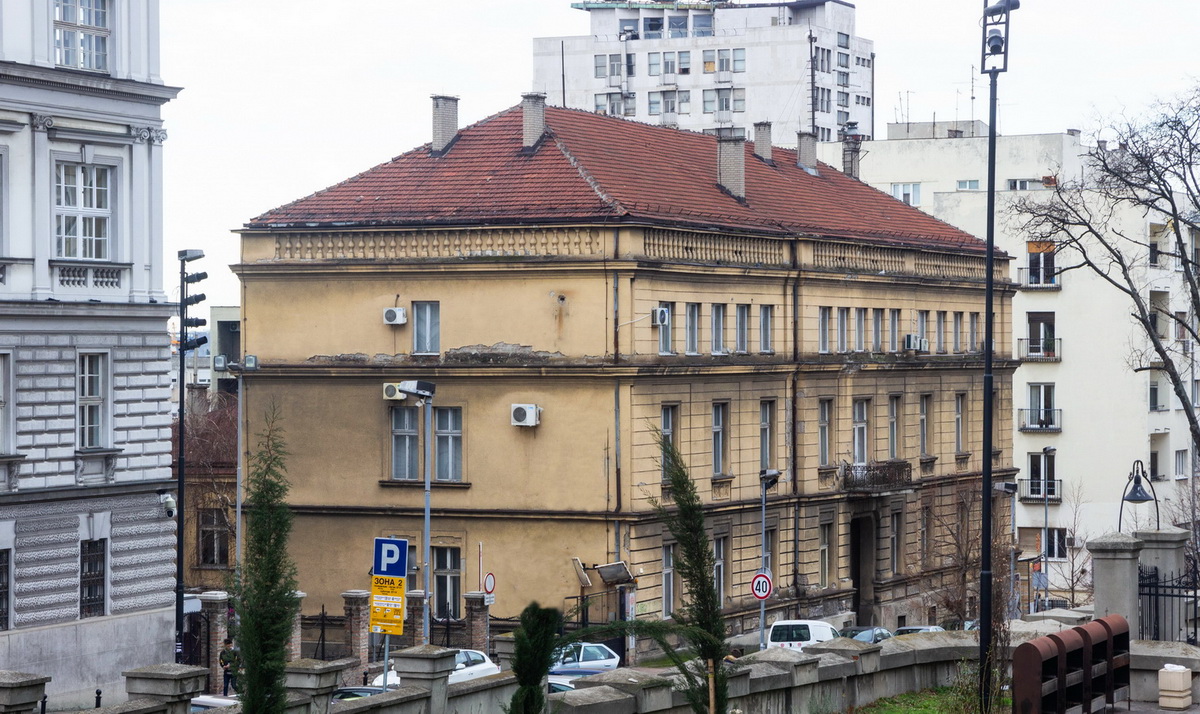 Rušenje zdanja u Ulici admirala Geprata; više detalja -> beobuild.rs/%C4%8Ciji-inte…