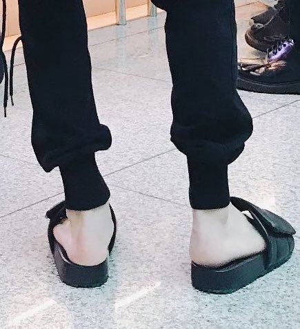 Yoongi ankle thread~for the Victorian in us all