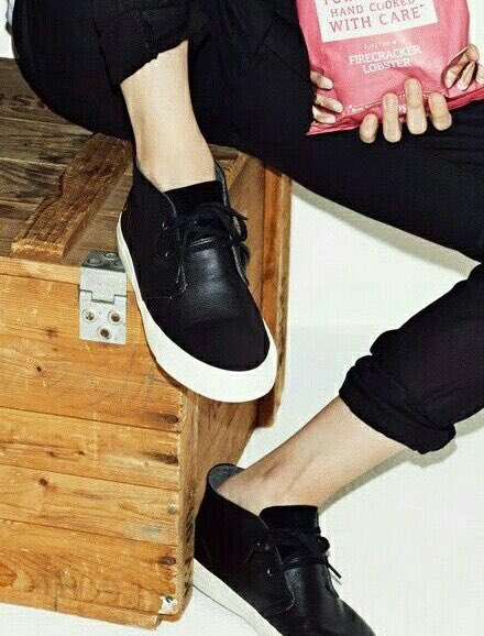Yoongi ankle thread~for the Victorian in us all