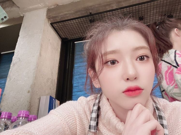 Bidding my warmest greetings. Hi! I might be unfamiliar to most of you, so here I am introducing you a bit about myself. I’m the happy virus of Rocketpunch, Suyun! 💫 Nice to meet y’all.

So, as a starter—do you mind to tell me your latest activity or project? I’ll be waiting!