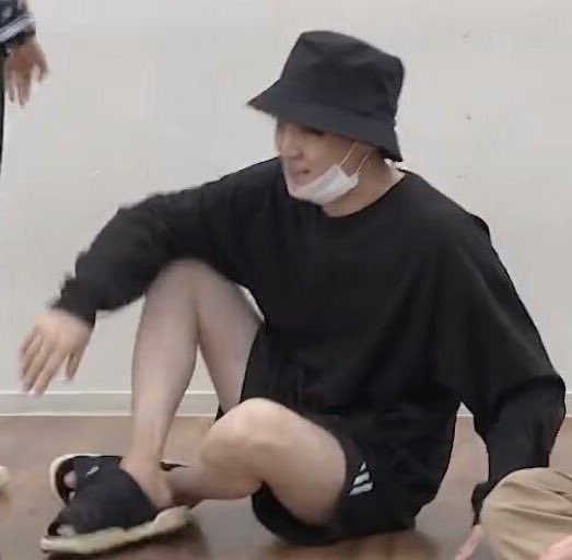 Yoongi ankle thread~for the Victorian in us all