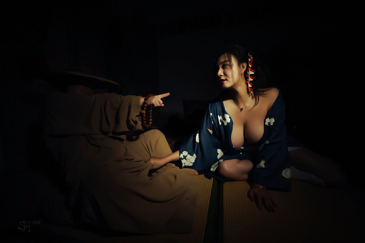 微博：Samantha奶油
感谢支持原创 拒绝盗版
你 能捆住我
你 能捆自己么
成佛入魔只是一念间
新年之诱僧系列 
喜欢的看到点点关注不迷路
出镜@Samantha2020G 
拍摄@laosh2020 
#巨乳 #女神 #bigtits #boob #爆乳 #hcup#诱僧#cosplay https://t.co/ovMKGtMhLk