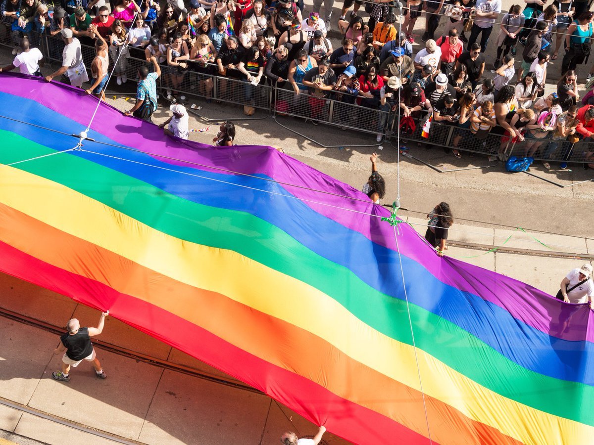 Pride flags. Радужный флаг ЛГБТ. ЛГБТ Прайд. Флаг ЛГБТ 2021. Прайд Радуга.