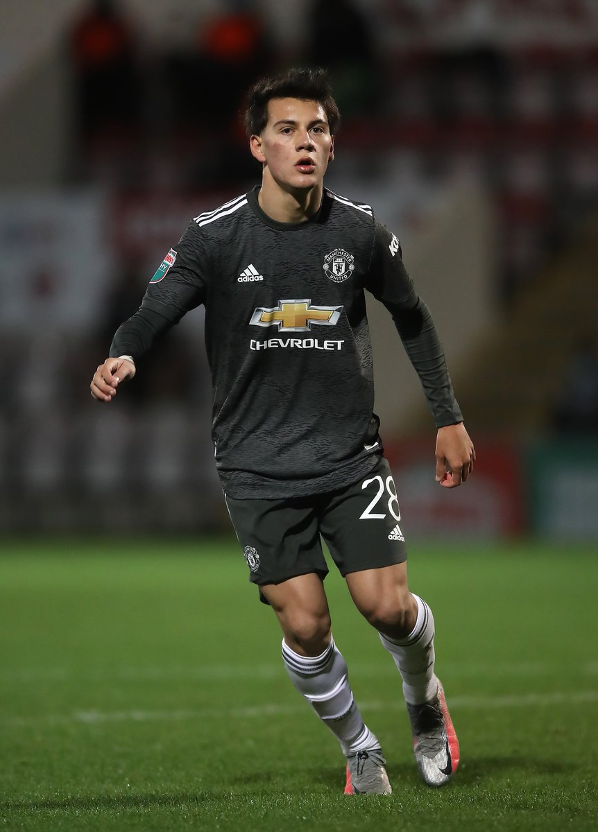 Squawka_Live's tweet photo. DONE DEAL: Man Utd have confirmed that Facundo Pellistri has joined Alavés on loan for the remainder of the 2020-21 season. https://t.co/iM6lxQuOoE