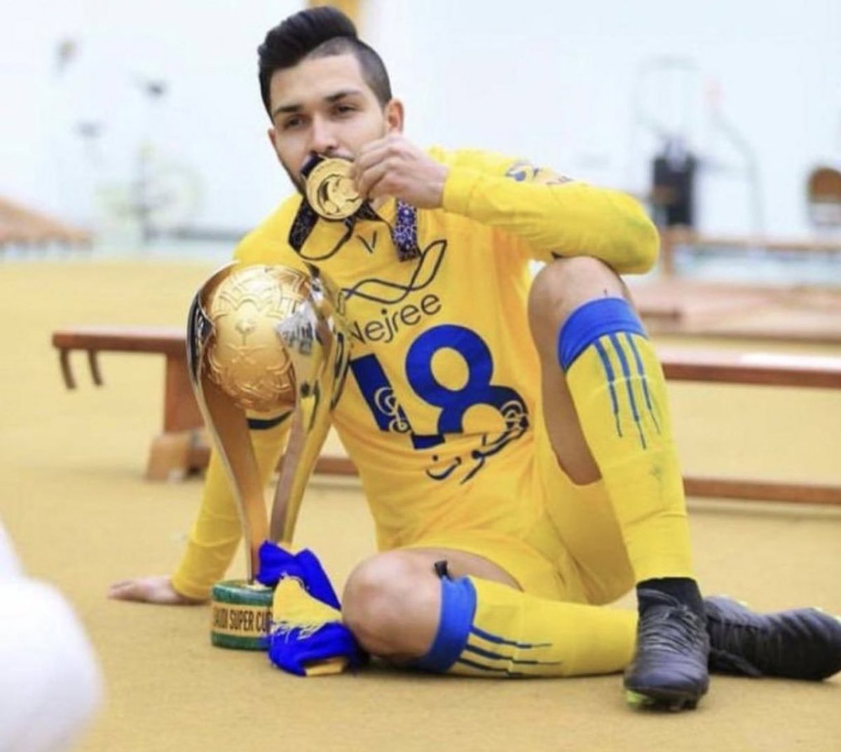 AzizbagBag's tweet photo. محاولة البعض الإصرار على إتهام اللاعب الخلوق بيتروس بتعمده إصابة اللاعب الخلوق سلمان الفرج عافاه الله..
أمر يدعوا للحزن لما وصل إليه عقلية وتفكير البعض..
شاهدت اللقطة كثيراً مما دفعني لقول بريء كبراءة الذيب من دم يوسف.
---
قد يكون للهدف الذي سجله دور في ذلك .. الله أعلم. https://t.co/PUKetHVRZH