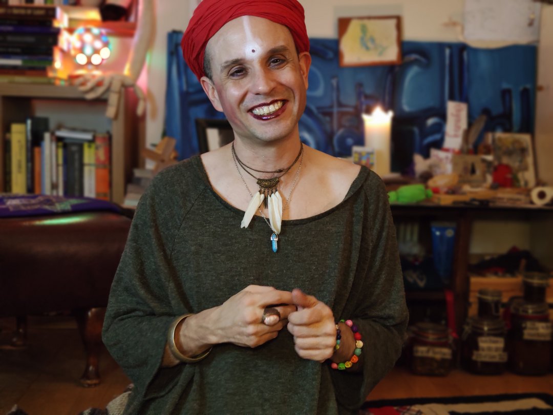 FishStoryGaller's tweet photo. There is a Song on the way, be prepared!
#FishStoryGallery #Queer #Tarot #Tarotreader #fortuneteller #neoshaman #Witchcraft #anarchistqueer #anarchist #Witch #QueerTarot #Tea #Herbals #Healing https://t.co/C8Nf1T3T48