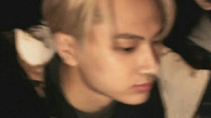 jungwonsfilter's tweet photo. there's really something with enhypen blurred photos https://t.co/vt6d4oS5no