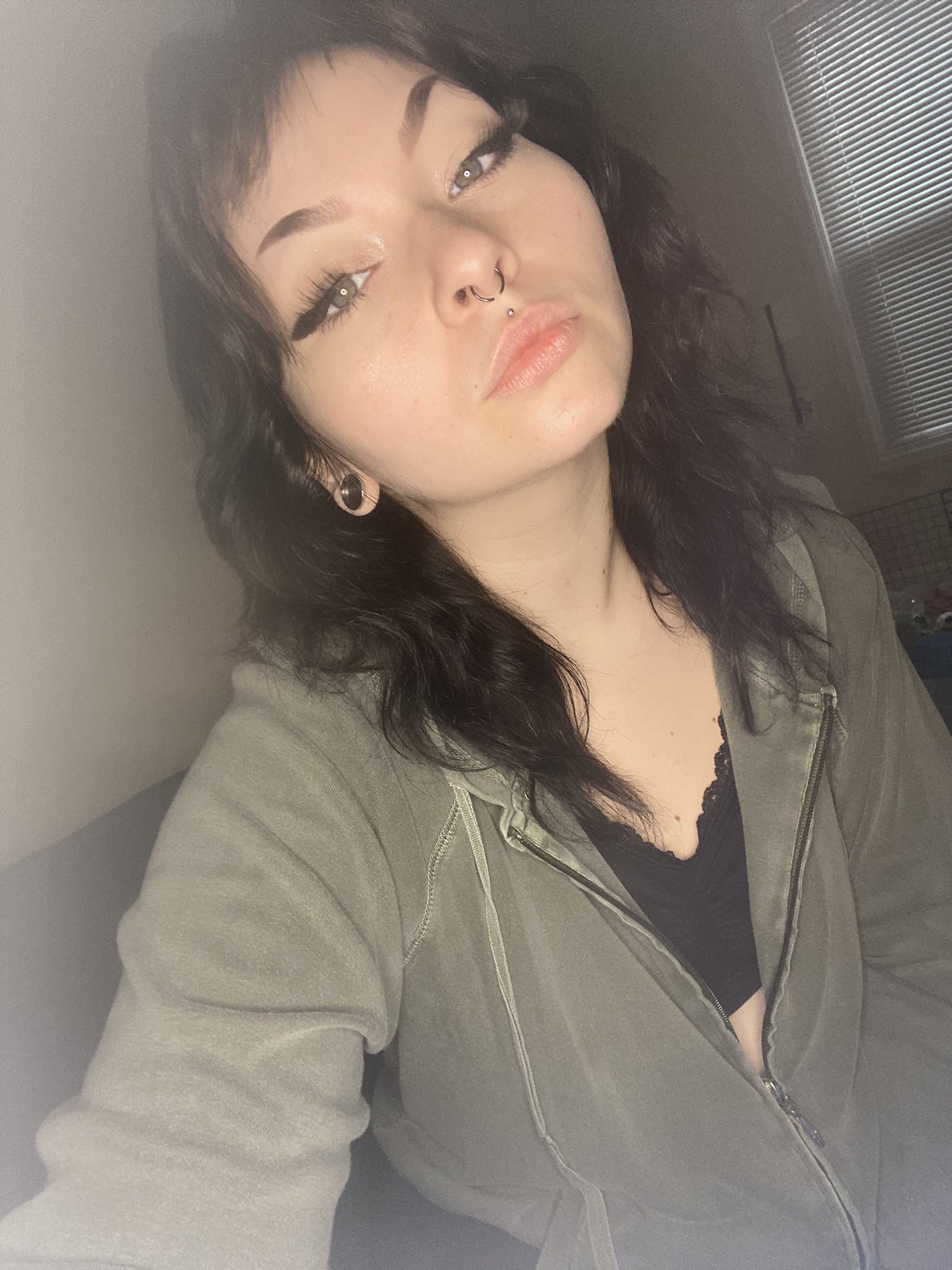 TW Pornstars - 2 pic. Haley Hex 🌙. Twitter. versatile lady. 10:17 PM