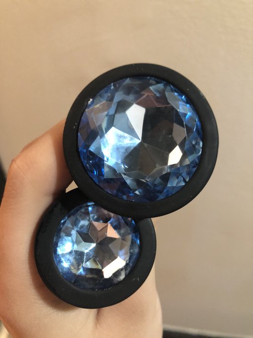 Sub+/Switch Femboy &bull; Cutie Pie Brat 💖 Celestial Findom ✨ Hard/Soft Kinks 🔪⛓🌸 Kink Friendly ✨ He/They