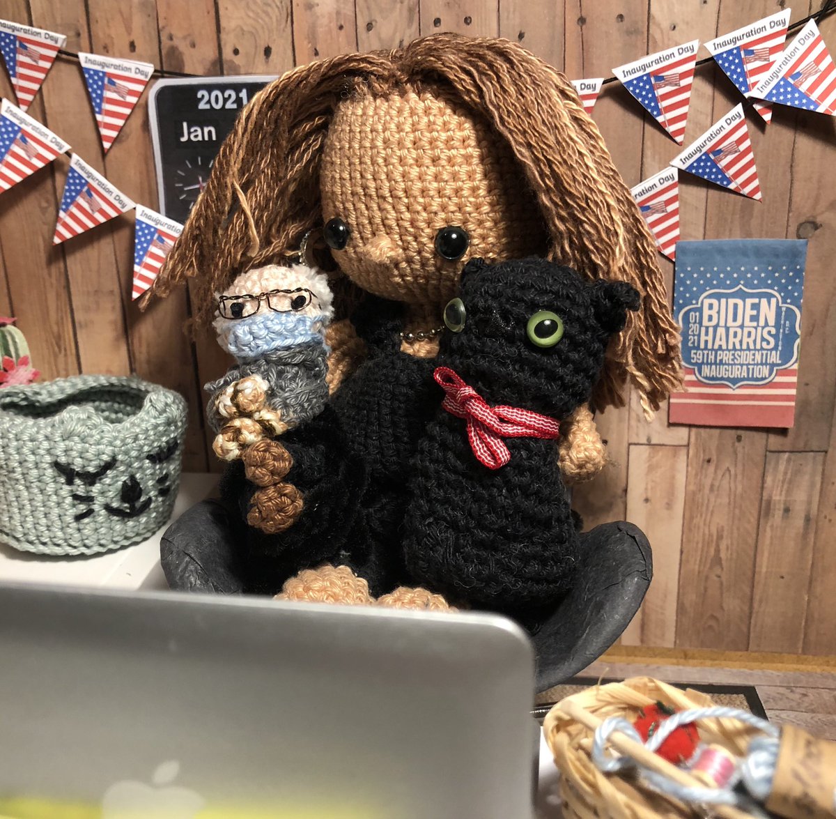 Meta Crochet Bernie <a href="/BernieSanders/">Bernie Sanders</a> <a href="/POTUS/">President Donald J. Trump</a> <a href="/VP/">Vice President JD Vance</a> <a href="/CatsProtection/">Cats Protection</a>
 #BernieSanders #DemoCats #FeelTheBern
#BernieSandersMittens #Cats #Bernie #CatsOfTwitter #berniesMittens #blackcat #handmade #crochet
#Berniememes #HereForTheCats #Inauguration2021
