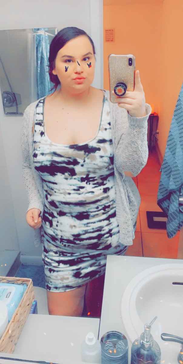 daniellerothboz's tweet image. Mama and lil mama 💜