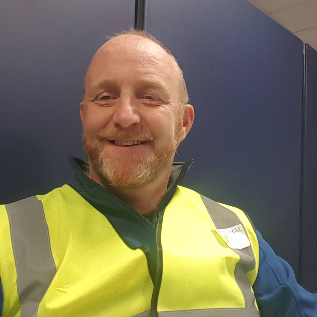 chefbytesdaniel's tweet photo. #mondaymotivation very proud to be working with such amazing people whilst doing a bit of volunteer covid stewardship close to 1000 for todays total.. #chefs #hospitality #chefslife #nhsuk #nhscareers #nhsengland #nhsdigital #nhsblueheart #volunteeringmatters  #alwaysdoyourbest https://t.co/BwCzdWR6i8