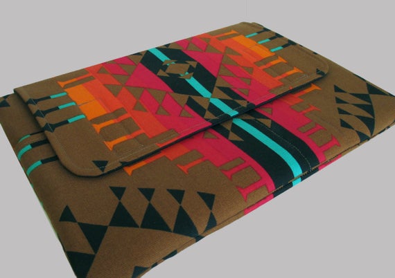 CathyKDesigns's tweet photo. Chromebook Case, Chromebook Sleeve, Google Chromebook Cover, Pixelbook Case, Samsung, Acer, ASUS, HP, Dell - Southwest Tribal by CathyKDesigns https://t.co/qxxtEYwqIu #etsymntt #epiconetsy #etsy https://t.co/6psScryZRE