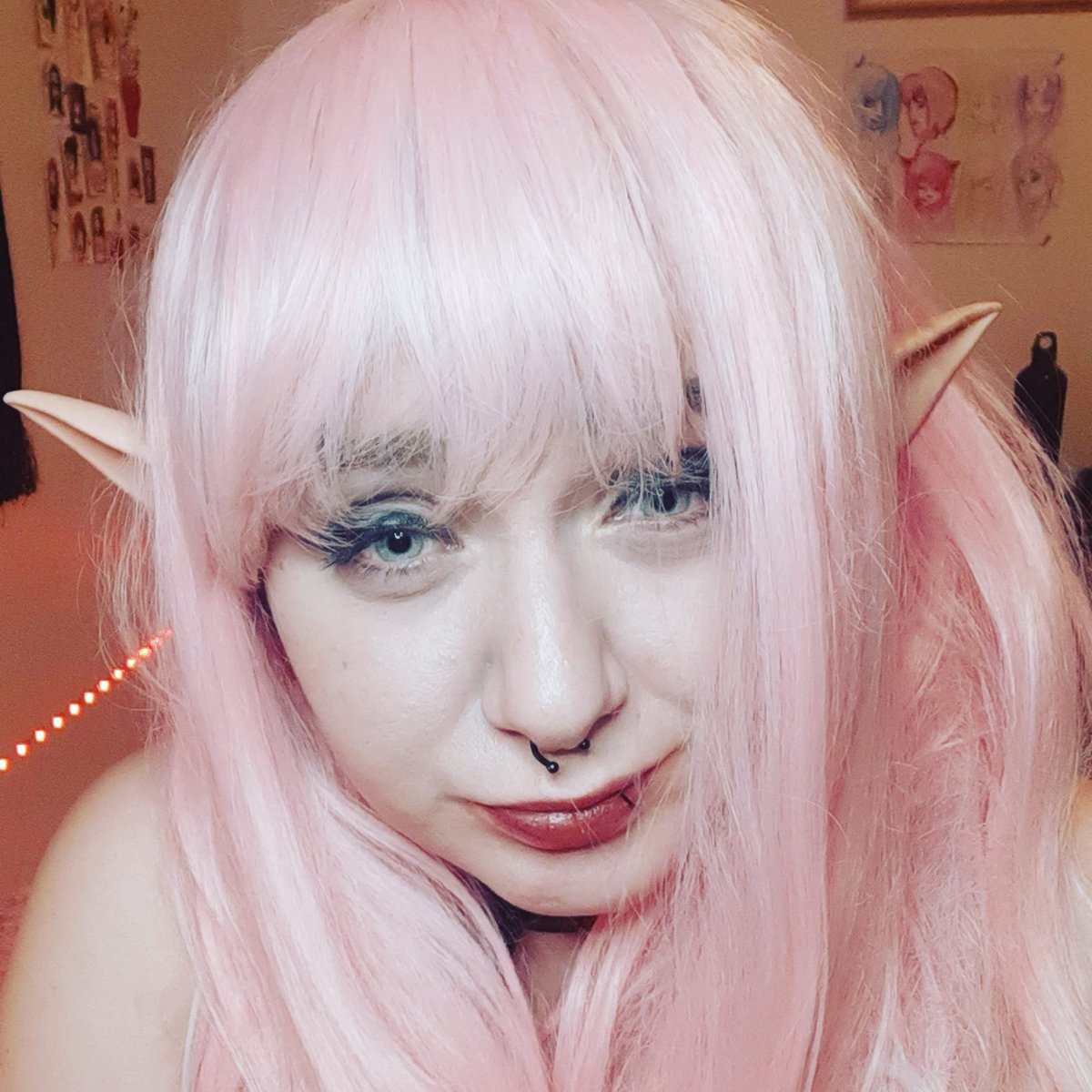 420_alyss's tweet photo. Im a sexy elf https://t.co/gCHWLl8DvA