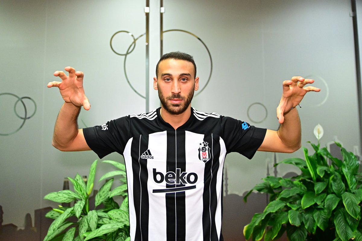 Besiktas's tweet photo. Çok özlemişiz @CenkTosun_ 🖤 https://t.co/wwn3S4PMVC