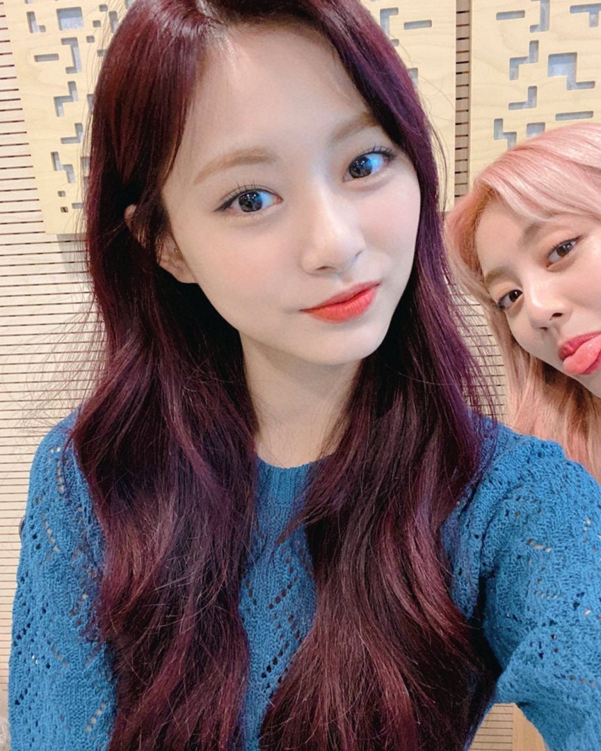 SYAETWINKLE's tweet photo. ⠀' ،،  🍭 onᥱ  ın  [ ᥲ  ] ⠀ ╱ ⠀ 𝗺ı𝗹𝗹ı𝗼𝗻 ‘  ｡ﾟ･ ⁦@ t⁩.winklᥱ at 𓂃 #RunWithMelody ˖ #JGSN1stCB 𓄹

Kath y una Jirae colada, se encuentran muy emocionadas por poder acompañar a estas chiquitas talentosas en su tan esperado comeback. ¡Muchas felicidades! ｡◕‿◕｡ https://t.co/MxkCMXnZr9