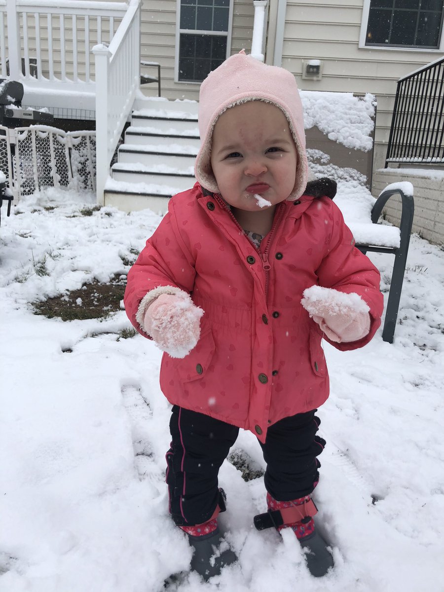 Cacciola_1st's tweet photo. This #FutureConwayLeader had a great time playing in the snow! @conwayelemsch https://t.co/VXrU88z0jL