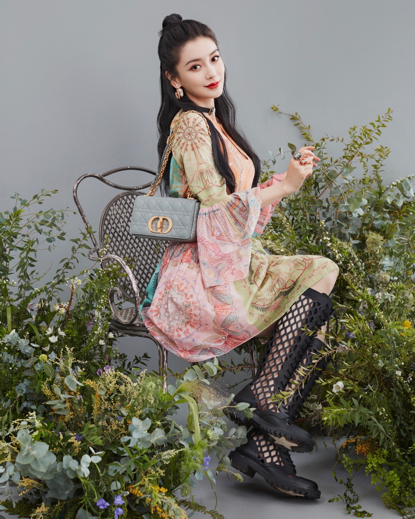 Dior Reveals What's In Suzy Bae's Lady Dior Handbag - Grazia