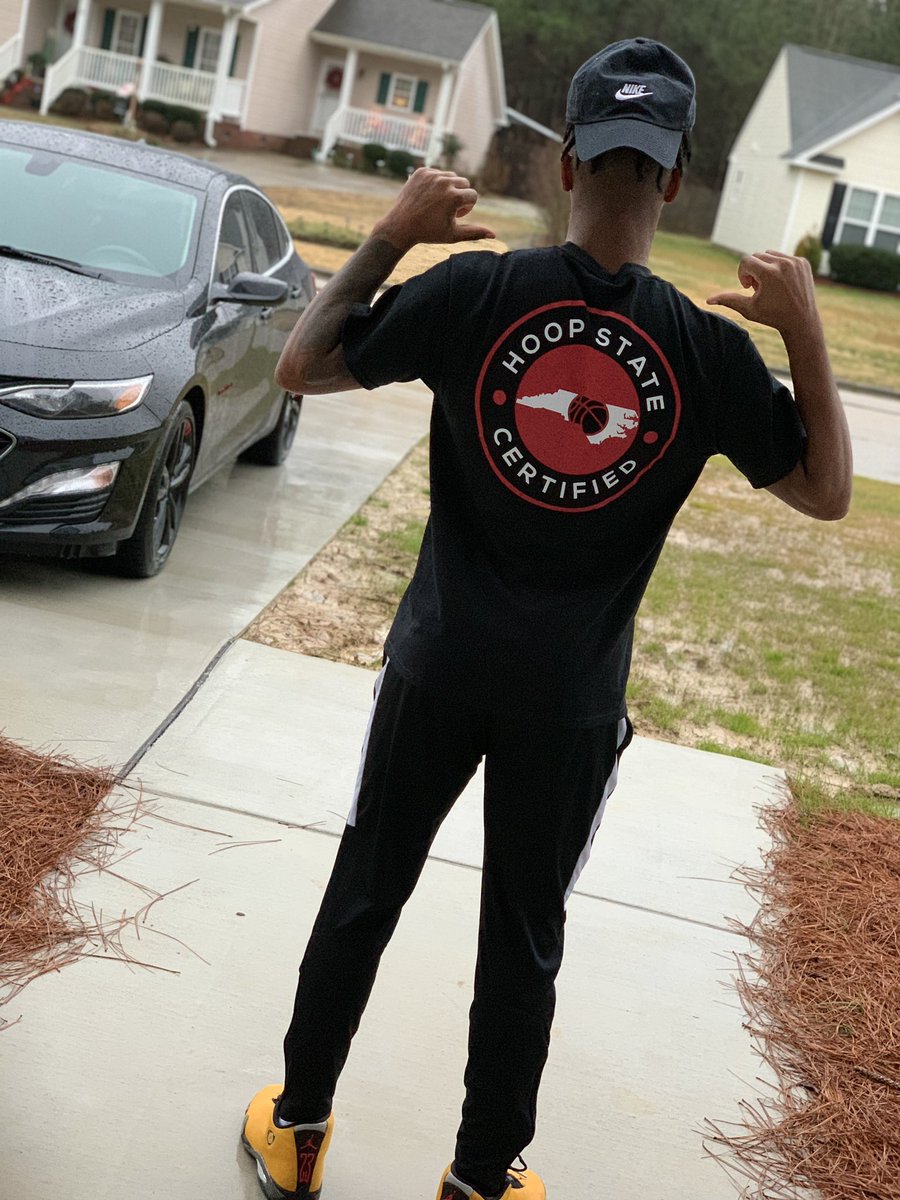 Dart5Dart5's tweet image. Shout out to the guys! I’m hoop state certified now? 😅 @HoopStateWebb @rod_bridgers @HoopStateAnt @TheHoopState @MasercolaMiles #TwoFiveTwo