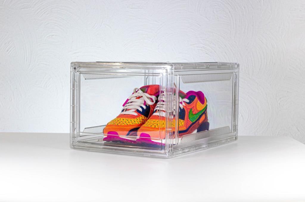 ClaudiiaCanelon's tweet photo. Hola amigos, estoy vendiendo cajas para zapatos/sneaker/tacones. Estan bien cool la verdad 😎 son de acrilico y son apilables. Dan orden y toque en tu cuarto 👌🏻 les dejo fotos y sus medidas 🌝 #comprenme🥺 #denmeRT😬 https://t.co/Jpl8Vhg9LS