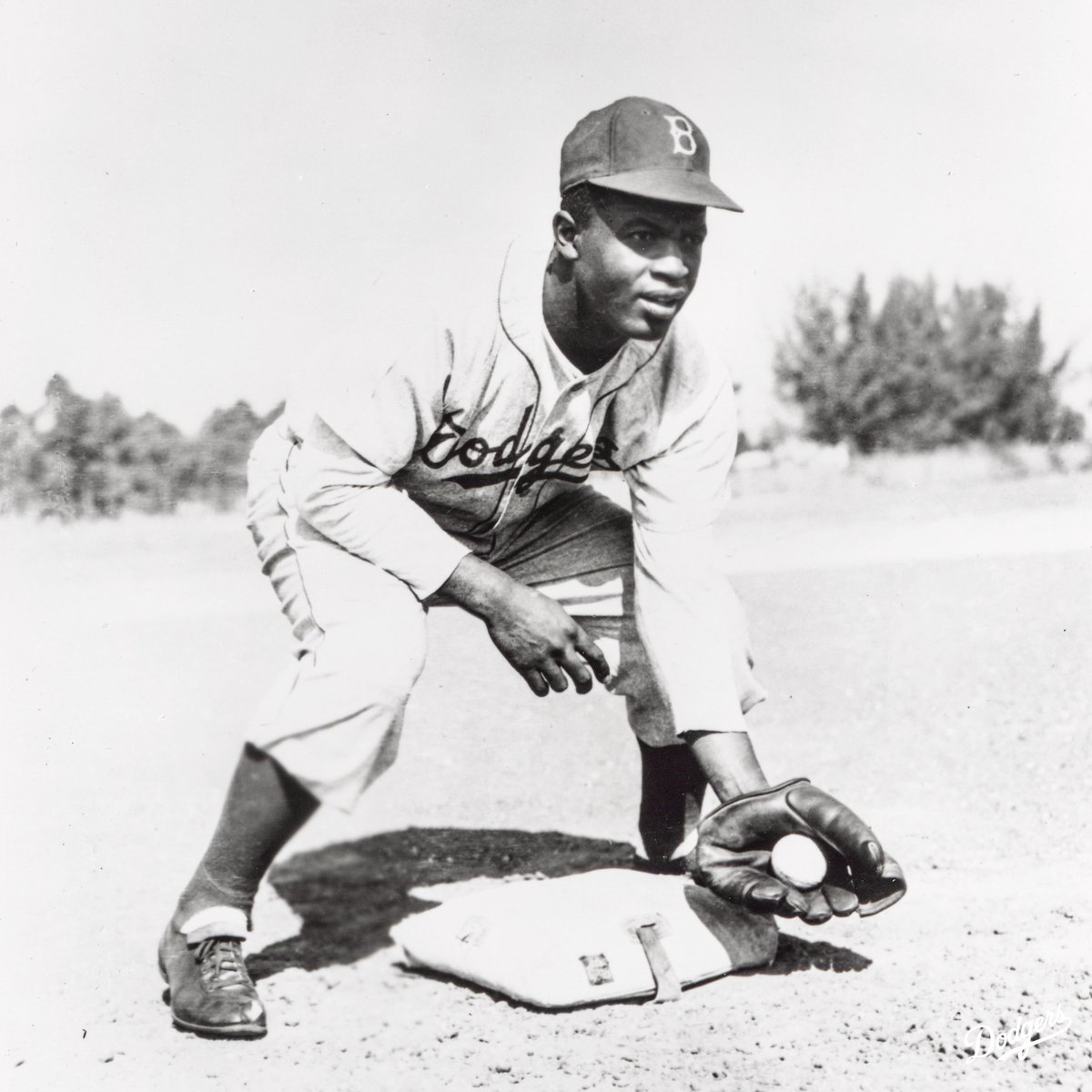 Dodgers's tweet photo. Remembering Jackie on his birthday today. #Jackie42 https://t.co/TKFyVp6no3