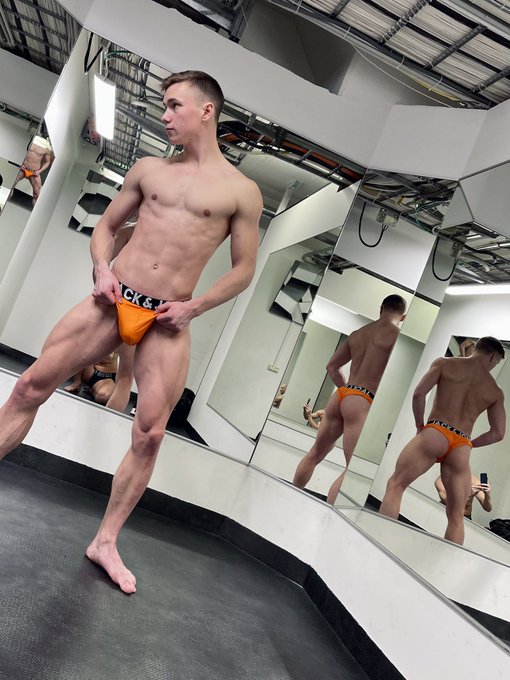 Can you spot my friend????
-
Instagram: Sebastianb98
Onlyfans: BastianGate 
https://t.co/dUpHloRhKO
-