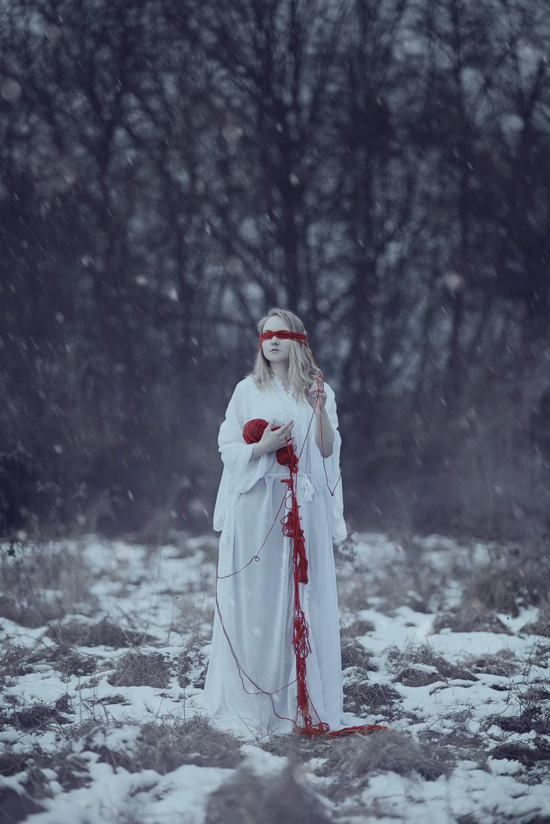 valkrah's tweet photo. I can not decide if it reminds me more about Lachesis and Kloto or rather Ariadna. 🤔
Part of series shoot by
📷 https://t.co/RbXbU2kpa2

#fineart #lachesis #ariadna #mythology #mythos #details https://t.co/dMzoqtEx1n