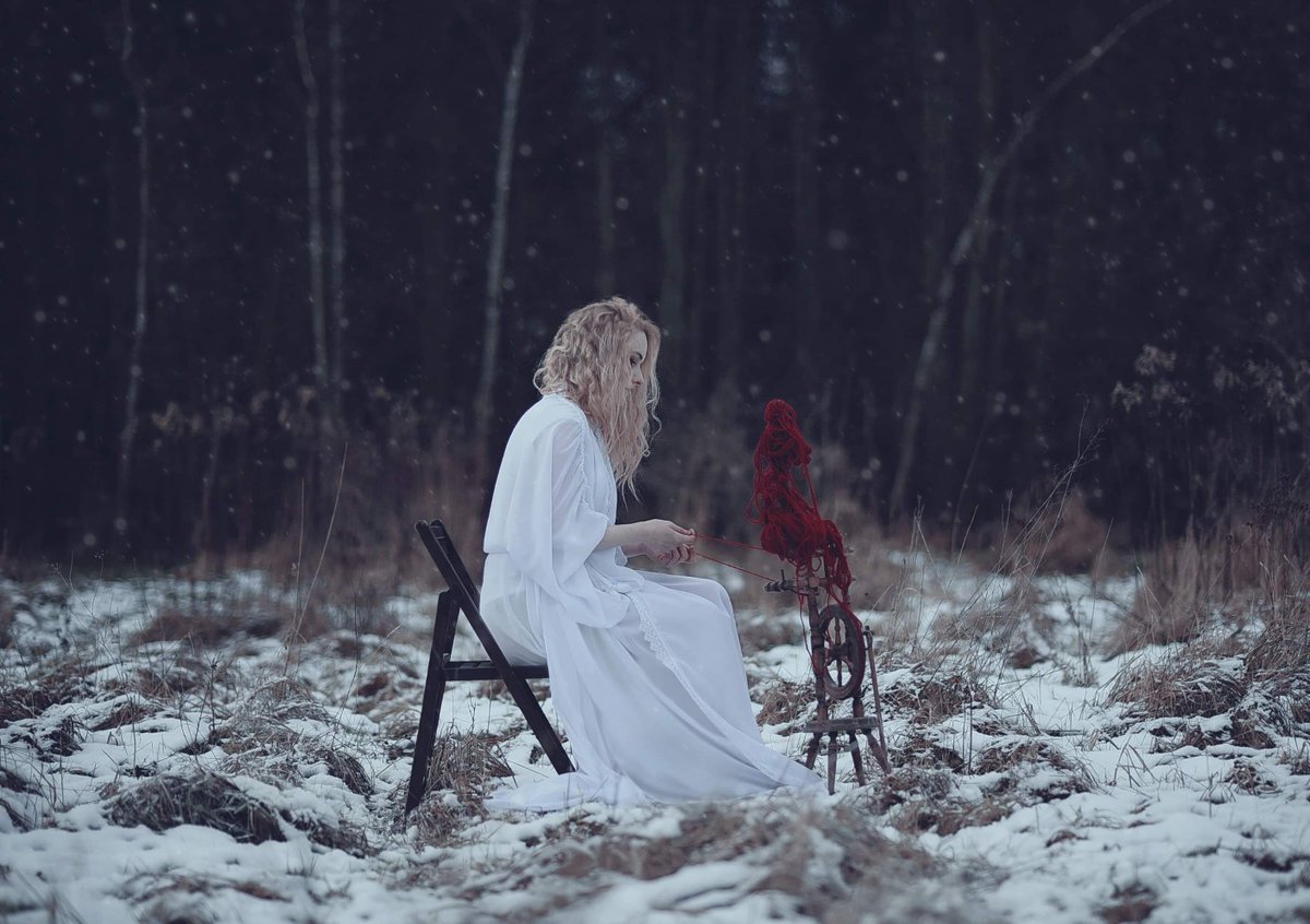 valkrah's tweet photo. I can not decide if it reminds me more about Lachesis and Kloto or rather Ariadna. 🤔
Part of series shoot by
📷 https://t.co/RbXbU2kpa2

#fineart #lachesis #ariadna #mythology #mythos #details https://t.co/dMzoqtEx1n