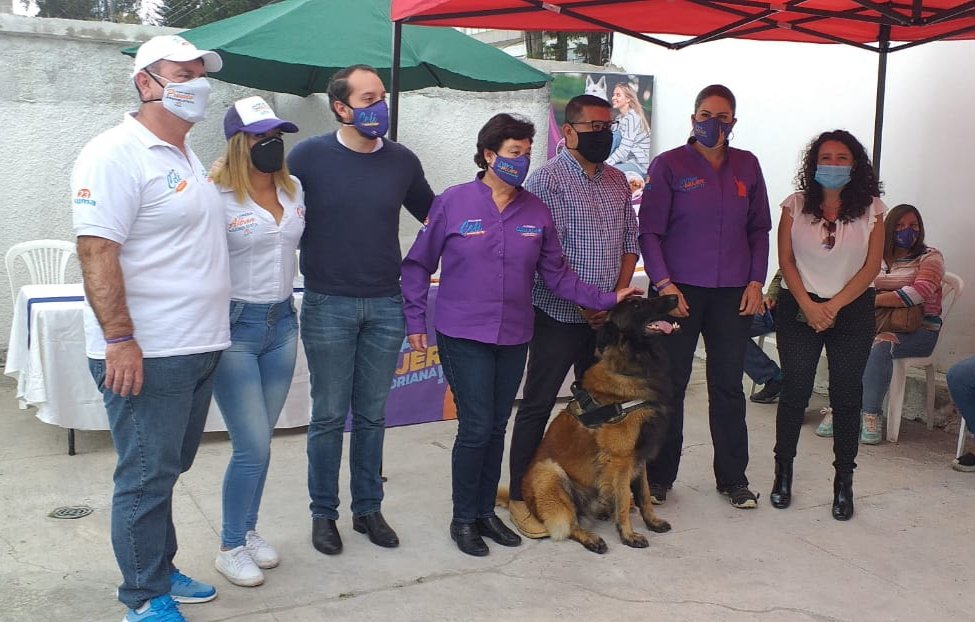 SandraHidalgoEC's tweet photo. Un privilegio haber compartido experiencias y sueños con quienes integran el #ProyectoVioleta de @FArnuv
Estamos comprometidos de corazón con la dignidad de las mujeres ecuatorianas
#VivaLaMujerEcuatoriana https://t.co/MA2CziKZfq