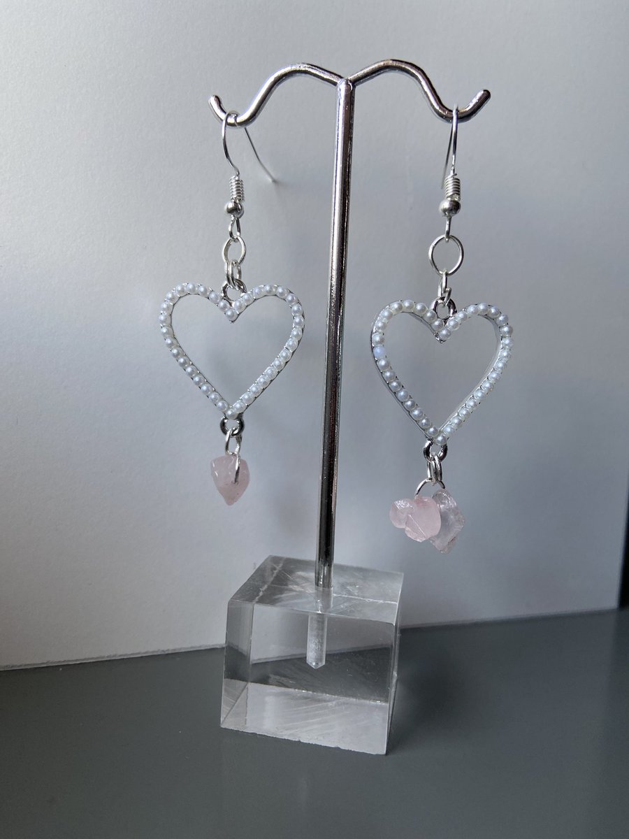 shibuibabe's tweet photo. Valentine’s Day earring collection is now live! 💕

Grab your fave pair and don’t forget to love yourself! Link in bio ♡ ♡ https://t.co/C4E1dvv6Hq